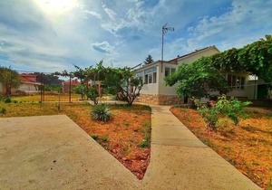 Holiday house Stari Grad for 3 - 6 persons with 3 bedrooms - Holiday home