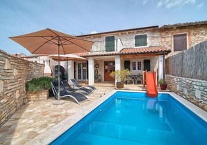 Holiday house Svetvinčenat for 1 - 8 persons with 3 bedrooms - Holiday house