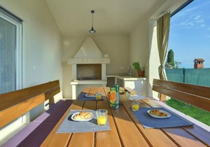 Holiday house Svetvinčenat for 6 - 8 persons with 3 bedrooms - Holiday house