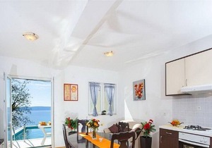 Holiday house Tučepi for 1 - 5 persons with 2 bedrooms - Holiday house