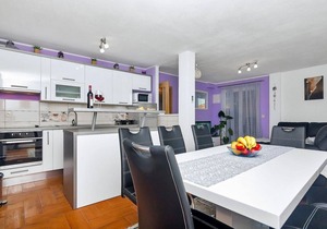 Holiday house Tučepi for 1 - 10 persons with 5 bedrooms - Holiday house