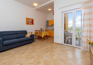 In a quiet part of Galizana, between family houses, are these newly furnished apartments.