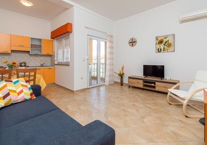 In a quiet part of Galizana, between family houses, are these newly furnished apartments.