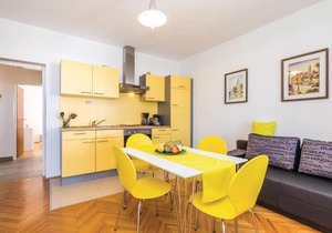 Lovely Apartment In Banjol With Wifi