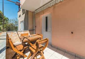 Lovely apartment in Bosana with WiFi