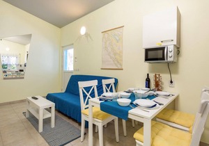 Lovely apartment in Kosljun with WiFi