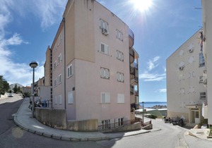 Lovely apartment in Makarska with WiFi