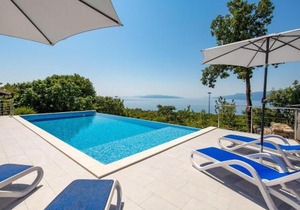 Lovely Apartment In Rijeka With Wifi