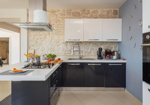 Lovely home in Bokordici