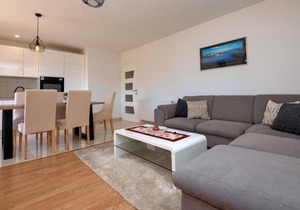 Lovely home in Donji Prolozac