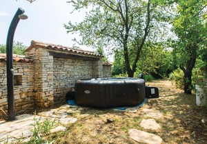 Lovely home in Nedescina with sauna