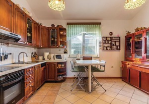 Lovely home in Pula with house sea view