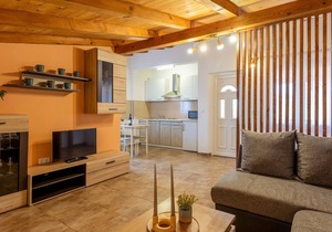 Lovely home in Skicini with WiFi