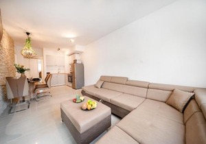 Luxury and modern apartment on the main beach