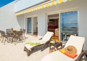 Luxury Seaside Apartment Amphora