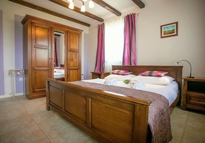 Luxury villa with private, heated pool and panoramic view, 2 km from Sveti Lovrec