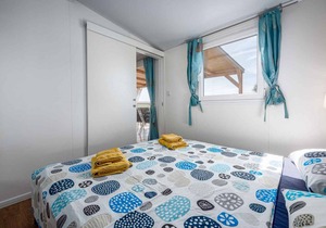 Mobilehome with air conditioning and Internet
