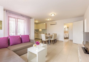 Modern apartment Mike 3 with garden view