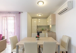 Modern apartment Mike 3 with garden view