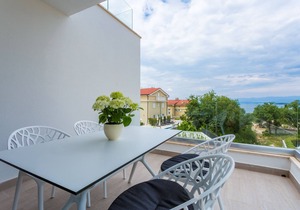 Modern apartment with sea view, 80 m to the beach - Pure Relax