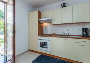 Nena (PRC425) by Interhome