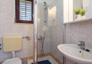 Nena (PRC425) by Interhome