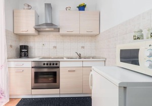 Nena (PRC426) by Interhome