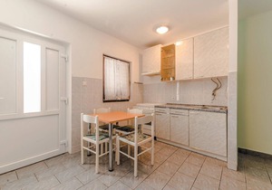 Nice apartment in Bosana with WiFi