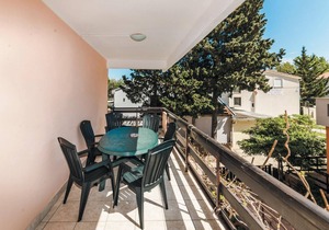 Nice apartment in Bosana with WiFi