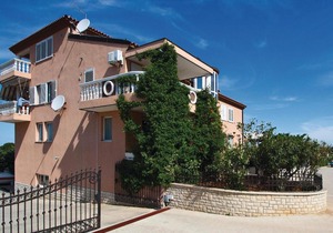Nice apartment in Galizana with 1 Bedrooms and WiFi