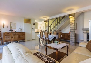 Nice home in Pula with WiFi