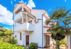 One bedroom apartment with terrace and sea view Vantačići, Krk (A-5313-a)