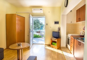 One bedroom apartment near beach Žuronja, Pelješac (A-10134-b)