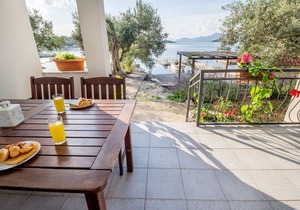 One bedroom apartment near beach Žuronja, Pelješac (A-10134-c)