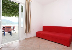 One bedroom apartment near beach Kabli, Pelješac (A-10221-a)