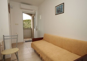 One bedroom apartment near beach Cove Mala Lamjana, Ugljan (A-8461-e)