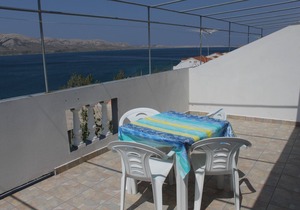 One bedroom apartment with terrace and sea view Metajna, Pag (A-6336-b) in Zubovići