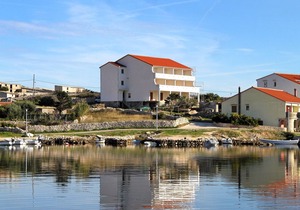 One bedroom apartment near beach Kustići, Pag (A-4087-f)