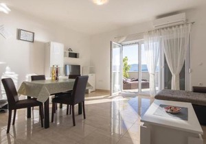 One-Bedroom Apartment Klek With Sea View 04