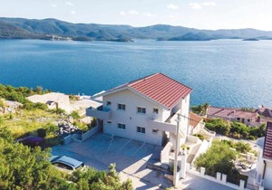 One-Bedroom Apartment Klek With Sea View 04