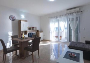 One-Bedroom Apartment Klek With Sea View 06