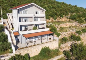 One-Bedroom Apartment Klek With Sea View 06