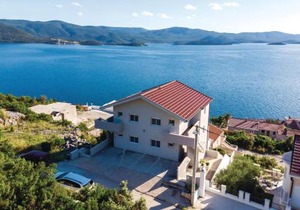 One-Bedroom Apartment Klek With Sea View 07