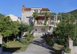 One bedroom apartment near beach Žuljana, Pelješac (A-10112-b)