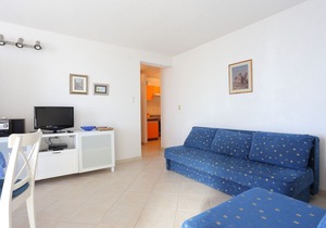 One bedroom apartment near beach Podgora, Makarska (A-11432-b)