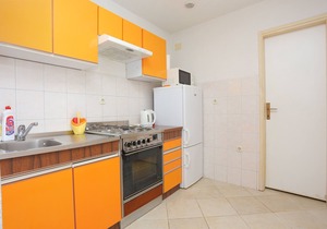 One bedroom apartment near beach Podgora, Makarska (A-11432-b)