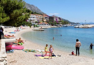 One bedroom apartment near beach Podgora, Makarska (A-11432-b)