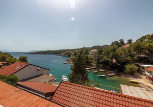 One bedroom apartment near beach Basina, Hvar (A-11923-b)