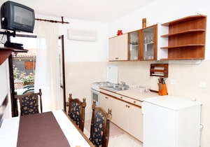 One bedroom apartment near beach Brgulje, Molat (A-6243-a)