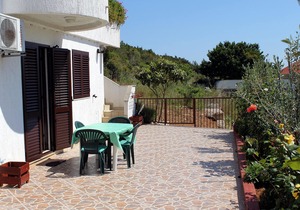 One bedroom apartment near beach Brgulje, Molat (A-6243-a)